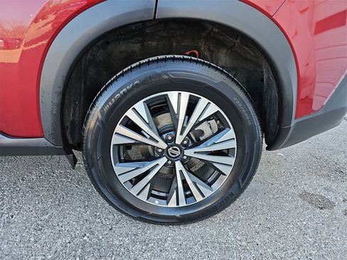 Used 2021 Nissan Rogue SV image 32