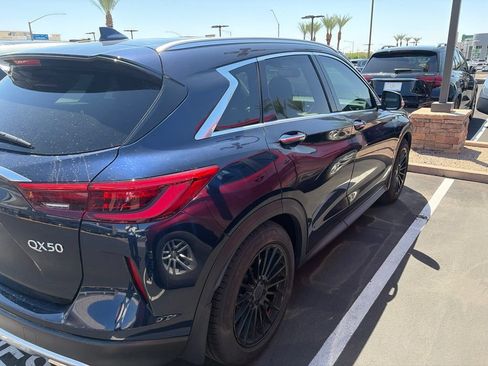 Used 2019 INFINITI QX50 Luxe w/ Navigation Package FWD image 4