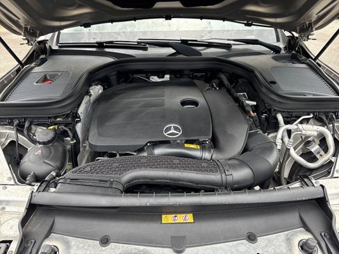 Used 2021 Mercedes-Benz GLC 300 4MATIC image 9