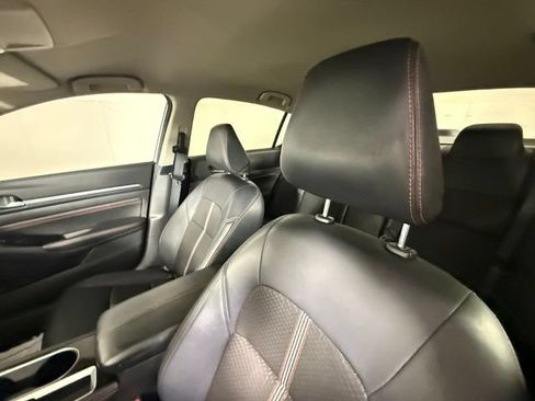 Used 2023 Nissan Altima 2.5 SR FWD image 13