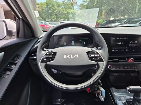 Used 2025 Kia Niro LX FWD image 22