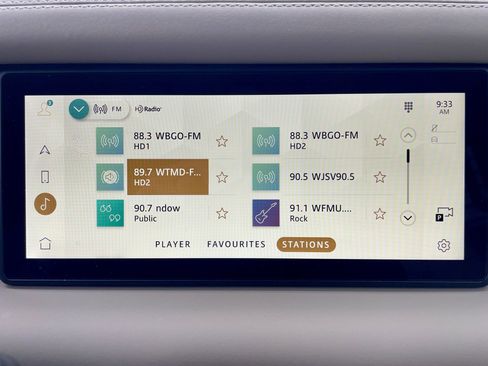 Certified 2024 Land Rover Defender 110 X-Dynamic SE image 29