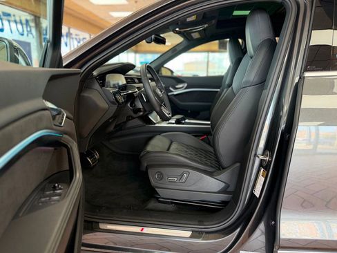 Used 2024 Audi SQ8 e-tron Premium Plus w/ AC Charging Package AWD/4WD image 29