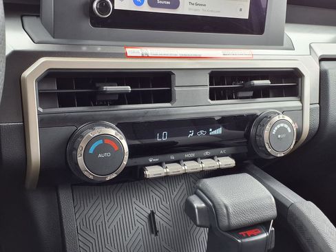 Certified 2025 Toyota Tacoma TRD Sport AWD/4WD image 17