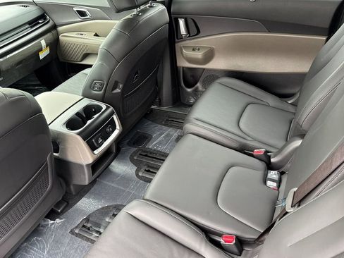 New 2026 Kia Carnival SX FWD image 12