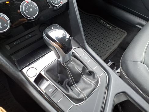 Certified 2023 Volkswagen Taos SE image 17