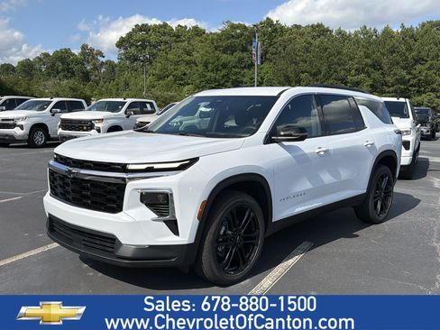 New 2026 Chevrolet Traverse LT w/ LPO, Cargo Package FWD image 1