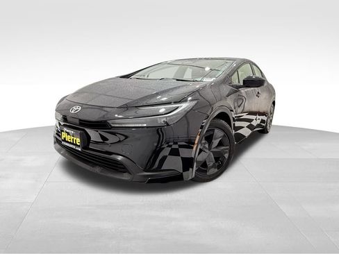 Used 2024 Toyota Prius LE image 1