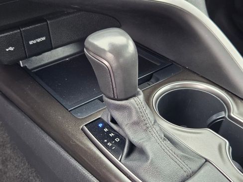 Used 2021 Toyota Camry SE image 11