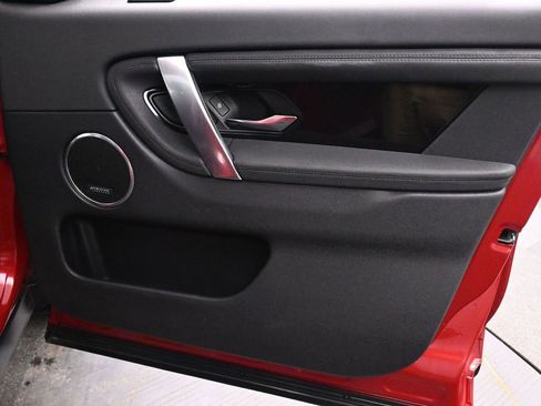 Used 2022 Land Rover Discovery Sport SE image 19