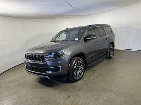 Used 2024 Jeep Wagoneer Series II w/ Flexible Seating Group image 2