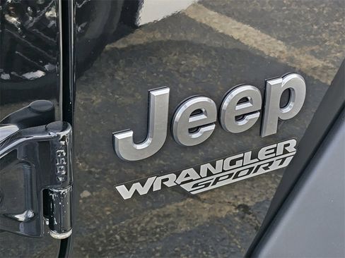 Used 2020 Jeep Wrangler Sport image 9