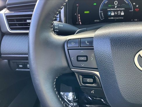 Used 2025 Toyota Camry SE FWD image 23