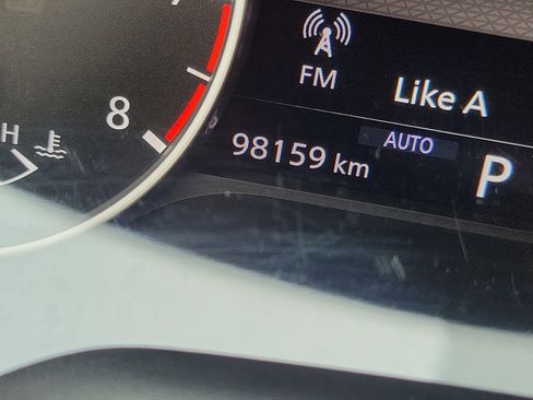 Used 2021 Nissan Rogue SV image 11