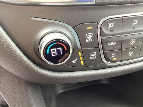 Used 2024 Chevrolet Equinox LT AWD/4WD image 44
