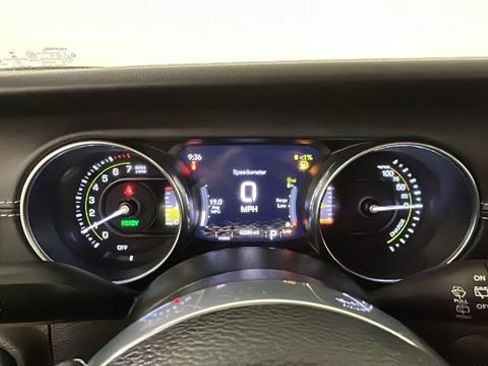 Used 2023 Jeep Wrangler Unlimited Sahara w/ Cold Weather Group AWD/4WD image 16