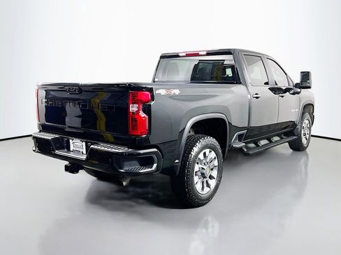 Used 2024 Chevrolet Silverado 2500 Custom w/ Custom Value Package image 5
