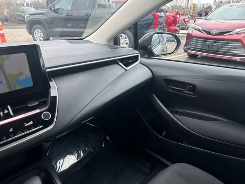 Used 2025 Toyota Corolla LE FWD image 28
