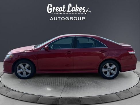 Used 2011 Toyota Camry SE FWD image 2