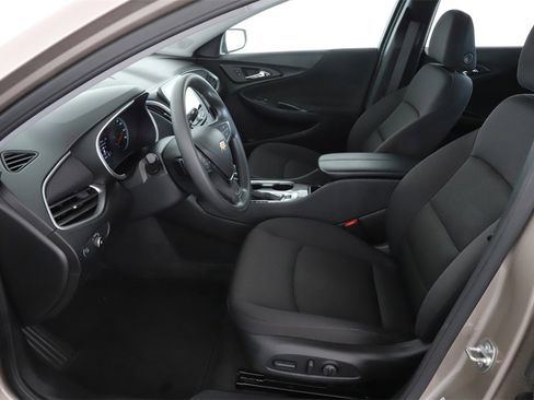 Used 2024 Chevrolet Malibu LT image 17