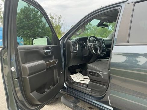Used 2021 Chevrolet Silverado 1500 LT Trail Boss w/ Convenience Package II AWD/4WD image 16