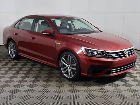 Used 2018 Volkswagen Passat 2.0T R-Line w/ R-Line Lighting Package image 46