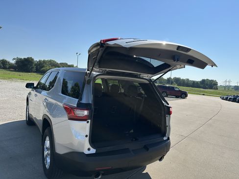 Certified 2021 Chevrolet Traverse LS FWD image 20