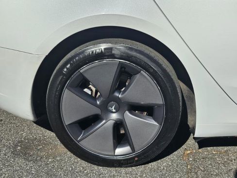 Used 2023 Tesla Model 3 Standard Range image 15