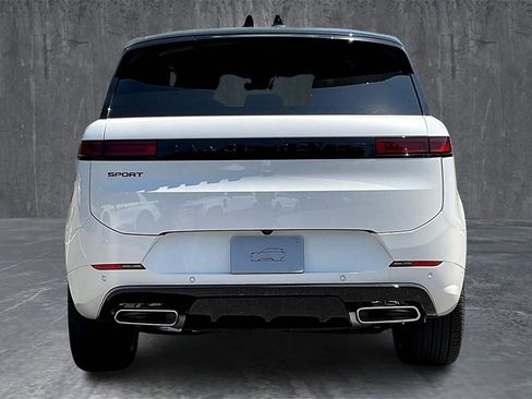 Used 2025 Land Rover Range Rover Sport Dynamic SE image 4