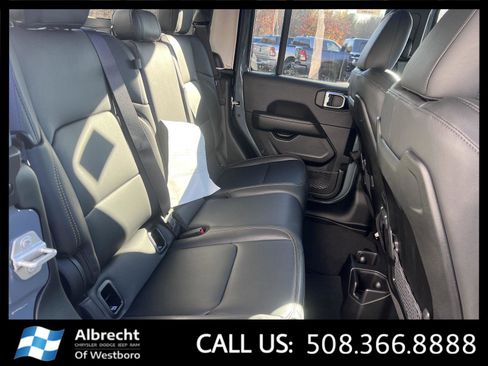 New 2025 Jeep Gladiator Sport image 15