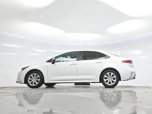 Used 2025 Toyota Corolla LE FWD image 67