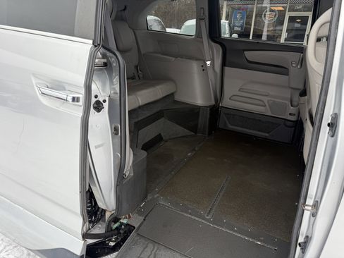 Used 2011 Honda Odyssey EX-L image 32