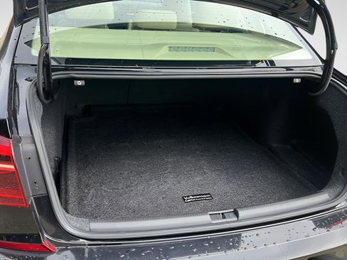 Used 2017 Volkswagen Passat 1.8T R-Line image 17