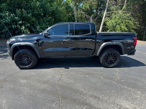 Certified 2024 Chevrolet Colorado Trail Boss w/ Technology Package AWD/4WD image 2