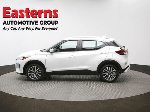 Used 2023 Nissan Kicks SV image 59