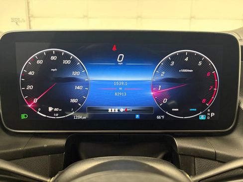 Used 2023 Mercedes-Benz GLC 300 4MATIC w/ AMG Line image 26