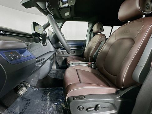 Used 2025 Volkswagen ID. Buzz Pro S Plus image 19