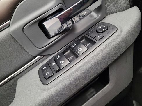 Used 2018 RAM 1500 Classic SLT AWD/4WD image 27