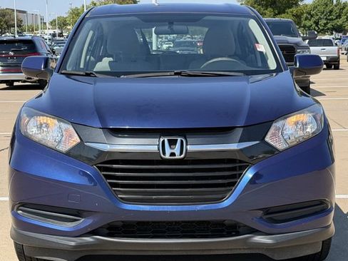 Used 2017 Honda HR-V LX image 7
