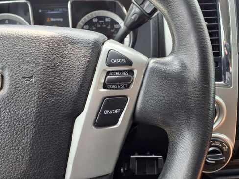 Used 2018 Nissan Titan SV image 25