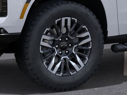New 2026 Chevrolet Tahoe Z71 w/ Comfort Package AWD/4WD image 9