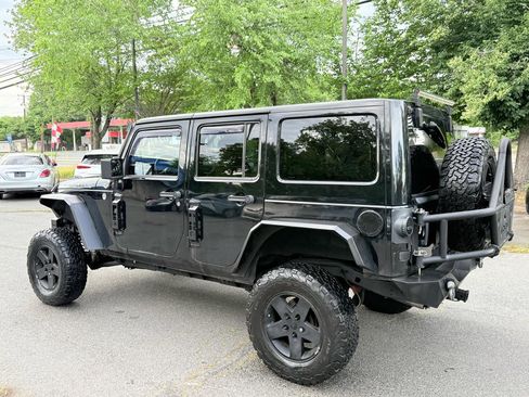 Used 2013 Jeep Wrangler Unlimited Sahara w/ Connectivity Group AWD/4WD image 5
