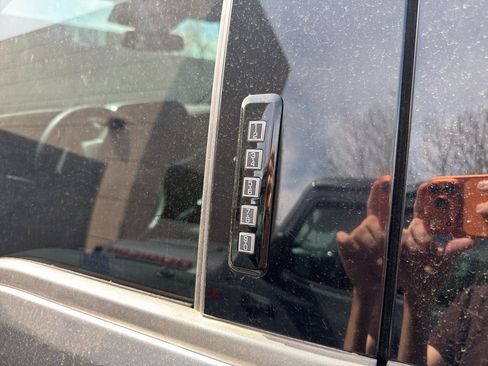 Used 2023 Ford F150 Lariat image 15