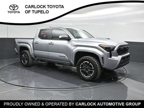 Used 2025 Toyota Tacoma TRD Sport w/ TRD Sport Upgrade Package AWD/4WD image 6