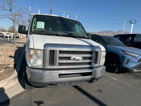 Used 2014 Ford E-250 and Econoline 250 w/ Power Group image 8