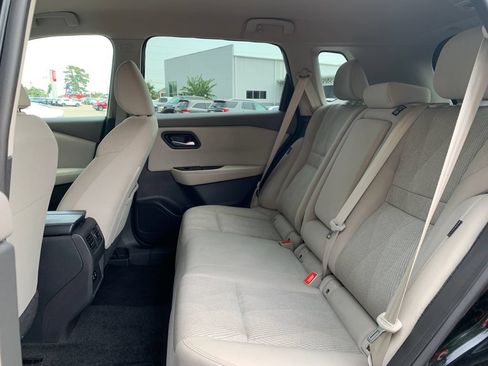 Used 2025 Nissan Rogue SV AWD/4WD image 23