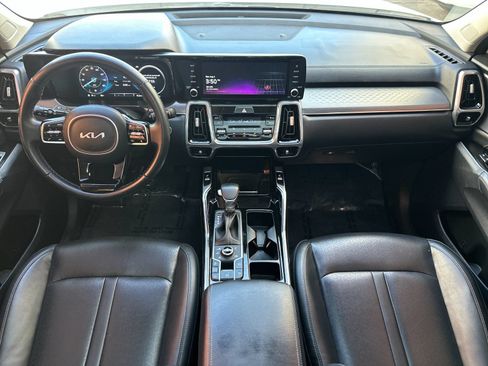 Certified 2023 Kia Sorento SX AWD/4WD image 18