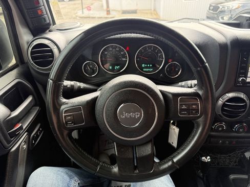 Used 2016 Jeep Wrangler Unlimited Sport w/ Quick Order Package 24S AWD/4WD image 14
