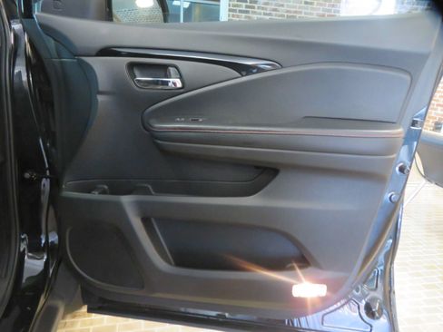 Used 2021 Honda Pilot Black Edition image 27