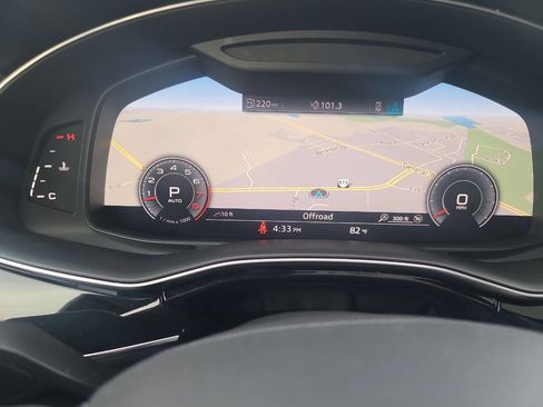 Used 2019 Audi Q8 Premium image 21